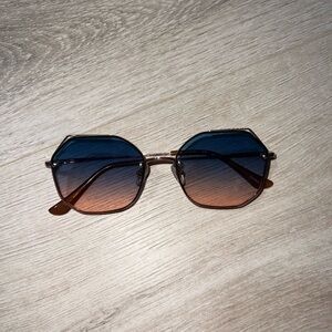 Gradient Blue and Brown Sunglasses Blue and pinkish sunglasses Tahari